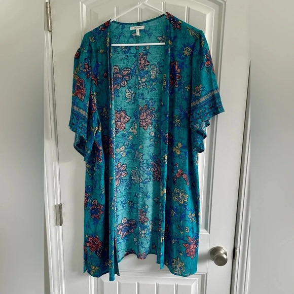 Maurice’s Green Floral Flutter Sleeve Kimono - Picture 1 of 8
